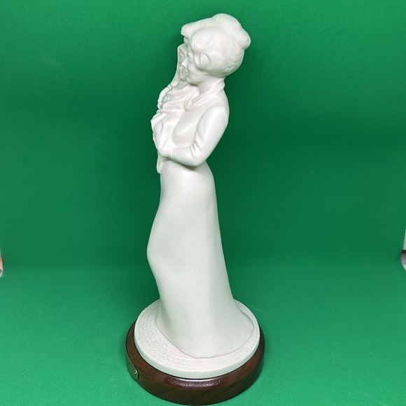 Maryetta Statue A Mother's Love Porcelain Figurine Solid Walnut Base w/Name 10” - Picture 5 of 11